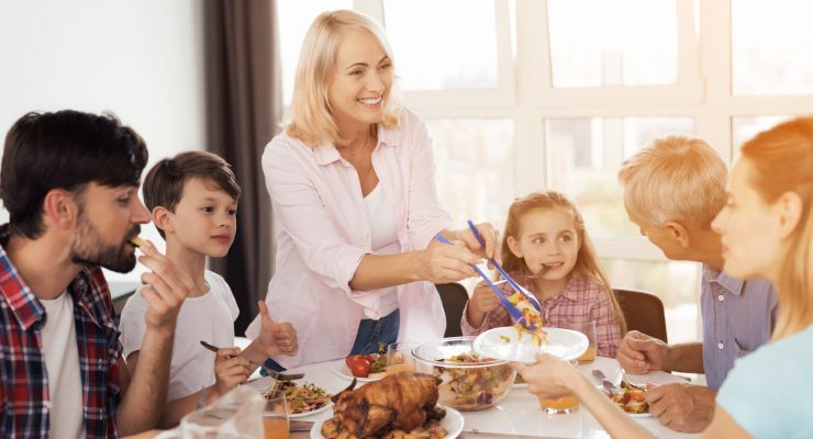 What You Should Know About Eating a Family Dinner