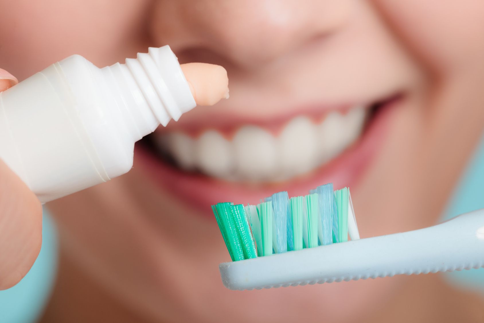 7 Ways to Make Your Own Toothpaste and Why You Should