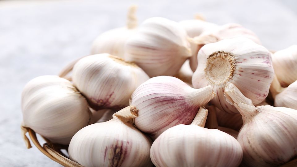 Eating Raw Garlic Before Bed Benefits